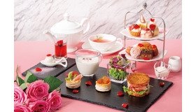 バラ香るスイーツで華やかなひととき　東京ベイ舞浜ホテルのブルガリアンローズ アフタヌーンティーを実食