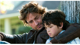 『スマイル、アゲイン』 -(C) 2011 PLAYING PRODUCTION INC