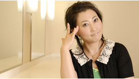 『酒井家のしあわせ』　友近　photo：Yoshio Kumagai