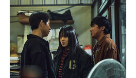 『このろくでもない世界で』© 2023 PLUS M ENTERTAINMENT, SANAI PICTURES, HiSTORY ALL RIGHTS RESERVED.