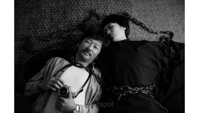 『レイブンズ』特写　©️ Mark Gill 2024