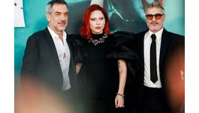 トッド・フィリップス＆レディー・ガガ＆ホアキン・フェニックス Photo by Matt Winkelmeyer/WireImage