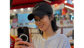 『皇后の品格』チャン・ナラ、「完全に大学生」と話題の“童顔ぶり”…屋台で満面の笑み【PHOTO】