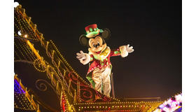 エレクトリカルパレードがクリスマス期間限定のスペシャルバージョンに！「ディズニー・クリスマス」開催中