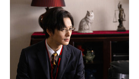 『アングリースクワッド 公務員と7人の詐欺師』©2024 アングリースクワッド製作委員会