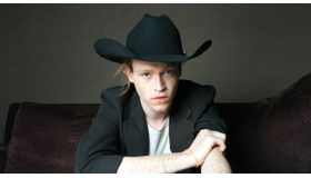 ケイレブ・ランドリー・ジョーンズ『アンチヴァイラル』／Photo：Ai Iwane