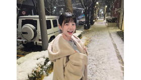 『チャングム』女優の娘イ・ユビがまるで“雪のプリンセス”。初雪の日の爽やかな美貌【PHOTO】