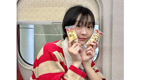 『梨泰院クラス』女優キム・ダミ、東京ばな奈を手に可愛さ全開！「ああ眩しい」【PHOTO】