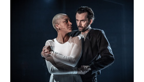 デヴィッド・テナント＆クシュ・ジャンボ『マクベス』©Marc Brenner