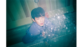 カレンダー使用カット(メイン)「YOSUKE SUGINO CALENDAR 2025.04-2026.03」提供:TopCoat