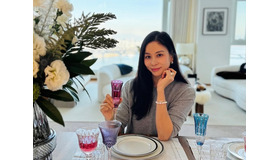 “チャン・ドンゴンの奥様”コ・ソヨン、リアリティ番組は不発に終わるも…豪華なパーティーでにっこり【PHOTO】