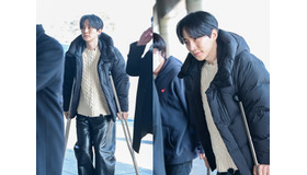 2PMジュノ、松葉杖をついて出国。日本ファンコン開催のため【独占写真】