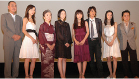 初日を迎えた『夕凪の街 桜の国』の舞台挨拶に顔を揃えたキャスト・スタッフ陣