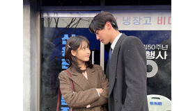 『おつかれさま』で熱演中のIU、破談になった彼とにらめっこ!? 第3幕の心温まるオフショット大放出【PHOTO】