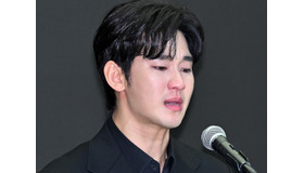 キム・スヒョンが“涙の記者会見”。未成年だった故キム・セロンさんとの交際、お金の督促疑惑を全否定
