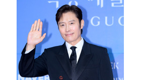 Netflix新作『スンブ：二人の棋士』主演のイ・ビョンホン、受賞は逃すも「輝く存在感」