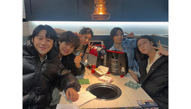 “早くもロス”『いつかは賢いレジデント生活』主演俳優たちの仲良し集合写真に反響【PHOTO】