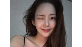 寝起き!? 女優パク・ミニョンが“悩殺ウィンク”を披露！「何をしていても美しい」【PHOTO】