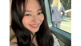 キム・ウビンも惚れ惚れ…シン・ミナの愛らしい魅力あふれる自然体ショットに反響「天使なの？」【PHOTO】