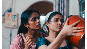 『私たちが光と想うすべて』(C) PETIT CHAOS - CHALK & CHEESE FILMS - BALDR FILM - LES FILMS FAUVES - ARTE FRANCE CINÉMA - 2024