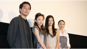 『ベクシル ─2077日本鎖国─』初日舞台挨拶にて（左から）曽利監督、松雪泰子、黒木メイサ、mink