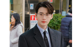 『瑞草洞〈ソチョドン〉』初週視聴率1位、イ・ジョンソクの通勤スーツ姿に胸キュン