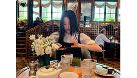 『トンイ』女優パク・ハソン、可愛さ全開で“パリで朝食を”。優雅なひとときに反響【PHOTO】