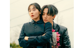 2PMジュノが立ったまま居眠り…新作ドラマの“ちょっと変わった”出会いの場面公開！