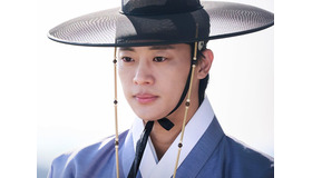 イ・シニョンが新ドラマでカン・テオのいとこ役として廃位された王子に挑む