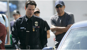 『The Night Watchman』を撮影中のキアヌ -(C) AFLO