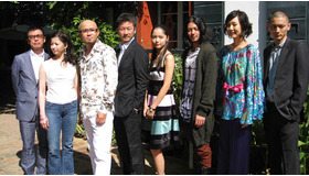 ヴェネチアで日本人マスコミ向けの記者会見に臨んだ『サッド　ヴァケイション』キャスト陣と青山真治監督