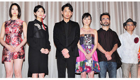 綾野剛＆刈谷友衣子＆山下リオ＆古舘寛治＆伊藤歩＆石井岳龍監督／『シャニダールの花』初日舞台挨拶