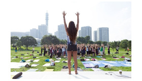 第10回ヨガフェスタ横浜2013 開催　パークヨガ風景