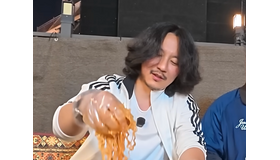 俳優キム・ナムギル、自然体すぎでは…食いしん坊ぶりに「厨房のおばちゃんみたい」と共演者がツッコミ