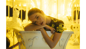 「高石あかりファースト写真集 幻灯」（東京ニュース通信社刊） 撮影／横山マサト