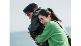 初対面なのにハグ？Netflix配信『ダイナマイト・キス』がいよいよ放送スタート！