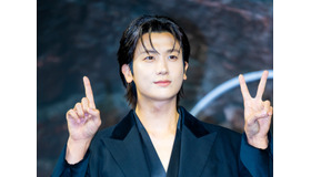 34歳になったパク・ヒョンシクをBTS・Vが祝福！プールの中でも“尊い”【PHOTO】