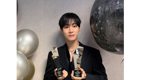 “今年がんばった” 俳優チュ・ヨンウが「AAA」で2冠！「素敵な年末プレゼントのようです」