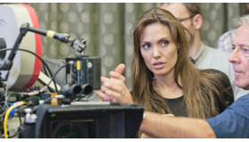 『最愛の大地』-(C) 2011 GK Films,LLC.All Rights Reserved