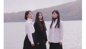 『白の花実』©2025 BITTERS END/CHIAROSCURO