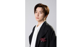 「憧れの作家は人間じゃありませんでした」©Storm Labels Inc.