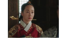 『世子が消えた』で優雅さとカリスマを放つ大妃ミョン・セビンの“凄み”