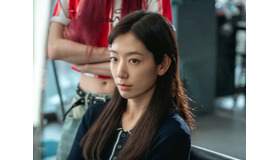 冷徹エリートから新米社員へ。パク・シネのギャップ演技が炸裂『Missホンは潜入調査中』に反響