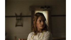 『呪われし家に咲く一輪の花』Netflixにて配信中