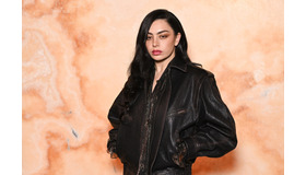 チャーリー・XCX Photo by Stephane Cardinale - Corbis/Corbis via Getty Images