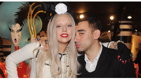 レディー・ガガ＆ニコラ・フォルミケッティ-(C) Getty Images