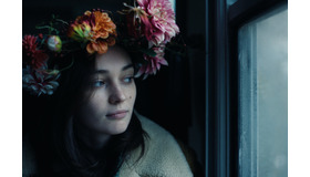 『OXANA／裸の革命家・オクサナ』© 2024 - Rectangle Productions - 2.4.7. Films - Hero Squared - France 3 Cinéma - Tabor Ltd