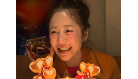 コ・ヒョンジョン、“すっぴん美貌”で幸せを噛み締めた！誕生日パーティーで少女のような笑顔【PHOTO】