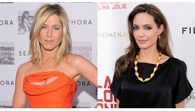 ジェニファー・アニストン＆アンジェリーナ・ジョリー-(C) Getty Images