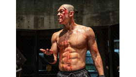 妻キム・テヒも驚く肉体美のRAINことチョン・ジフンが悪役に!!『ブラッドハウンド2』キャラスチール公開